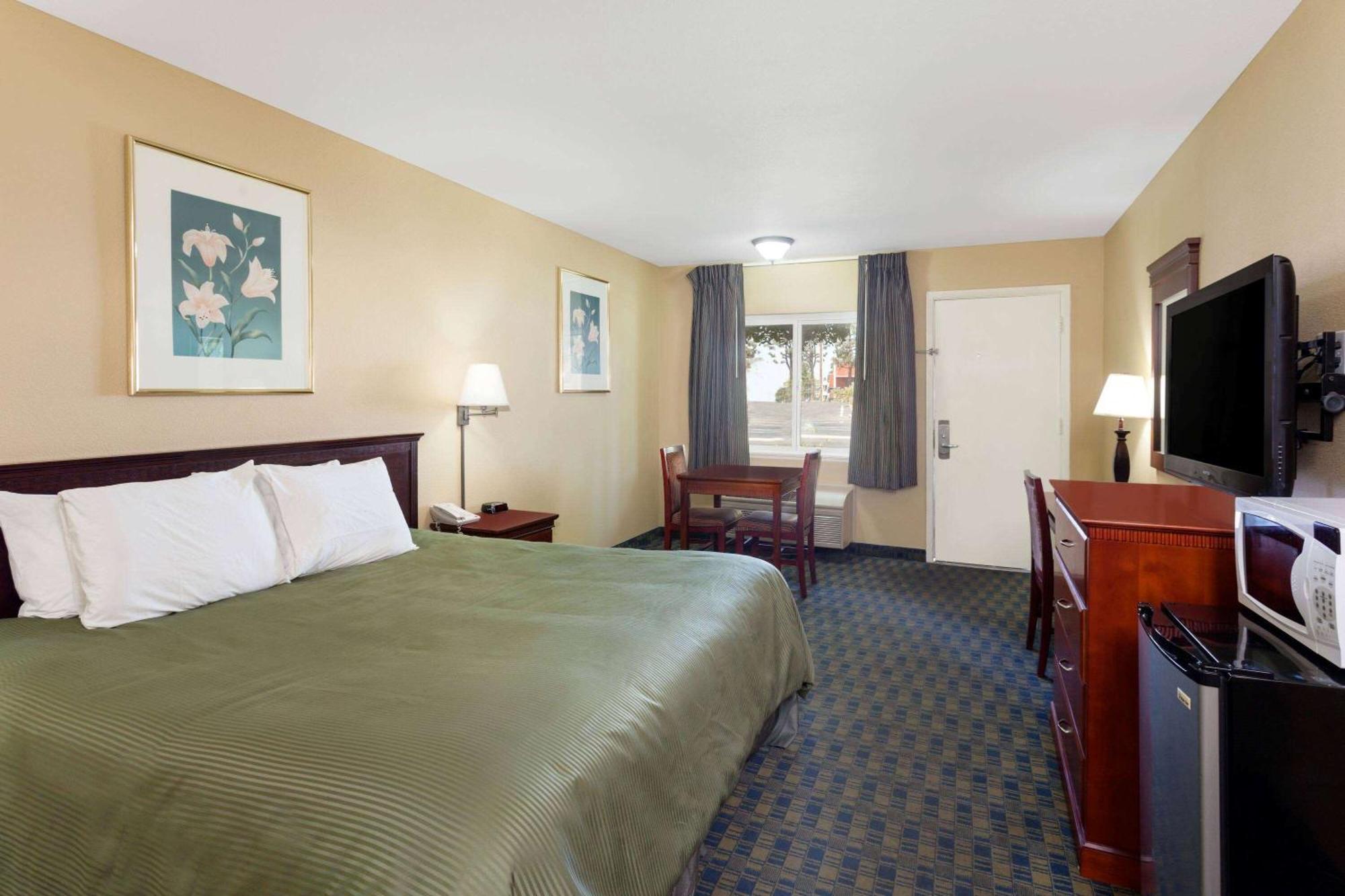 Travelodge By Wyndham Orange County Airport/ Costa Mesa Eksteriør bilde