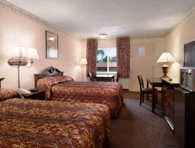 Travelodge By Wyndham Orange County Airport/ Costa Mesa Eksteriør bilde
