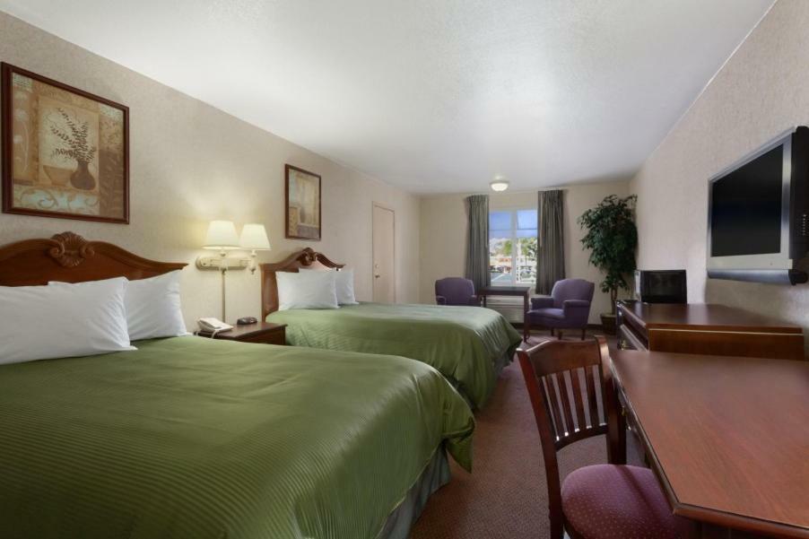 Travelodge By Wyndham Orange County Airport/ Costa Mesa Eksteriør bilde